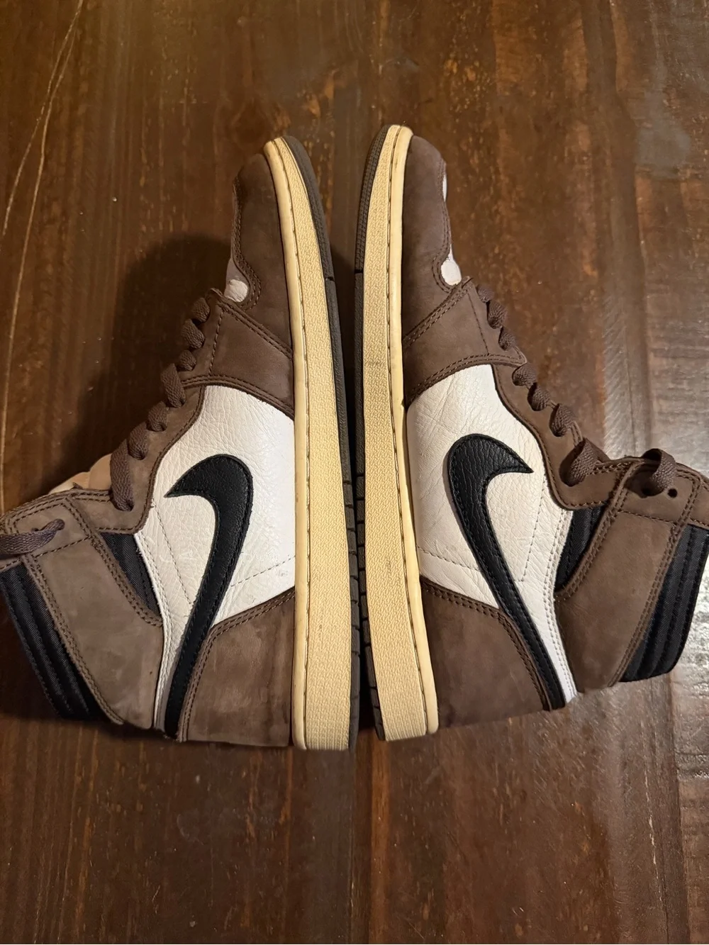 Fashion Air Jordan 1 Retro High OG "Mocha" - 10M - Picture 3 of 10